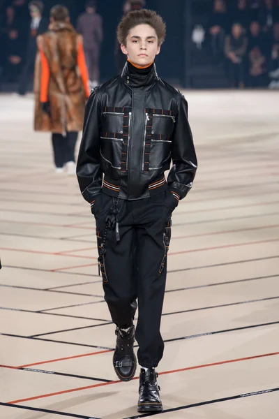 Look 37